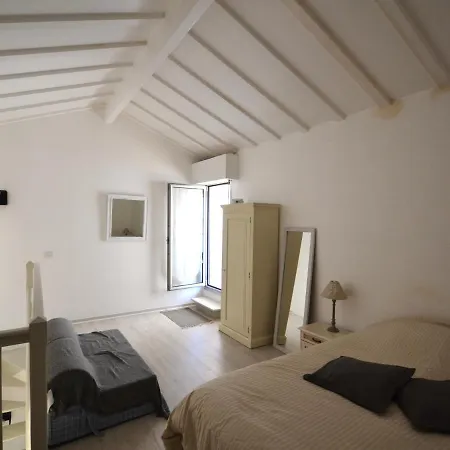 Duplex T2 Avec Balcon Et Terrasse, Les Pieds Dans L'eau, - Fr-1-420-126 Apartment *